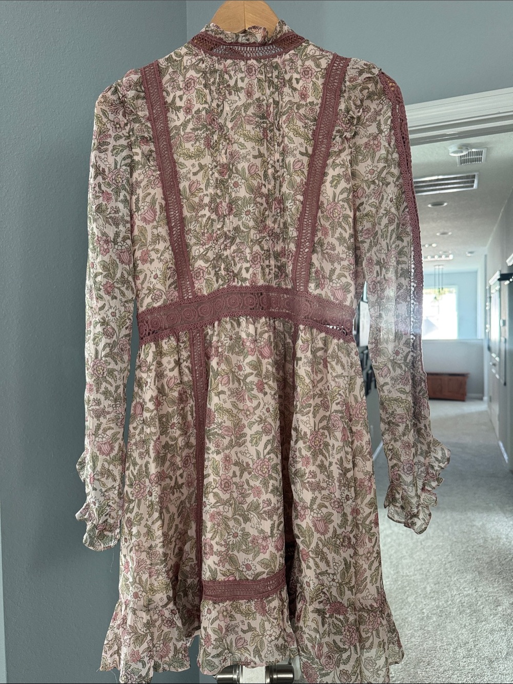 NWT Topshop Floral Lace-Trim Long Sleeve Dress in Mauve and Cream